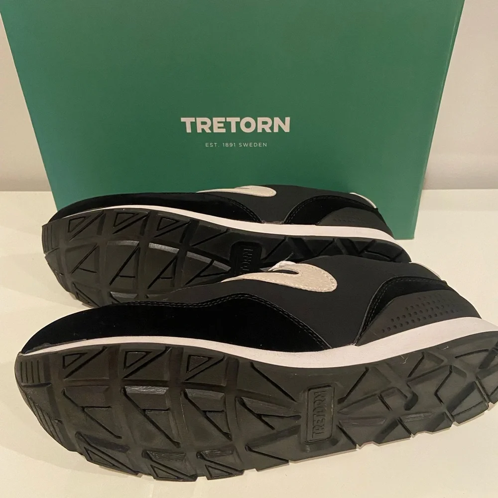 NIB Tretorn Mens Jeremy Black/ White Size 10M